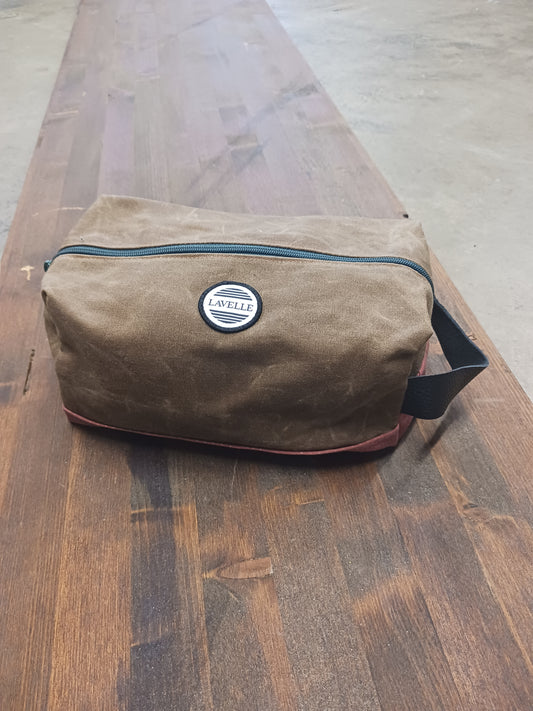 Field tan and Nautical red waxed canvas dopp kit (large)