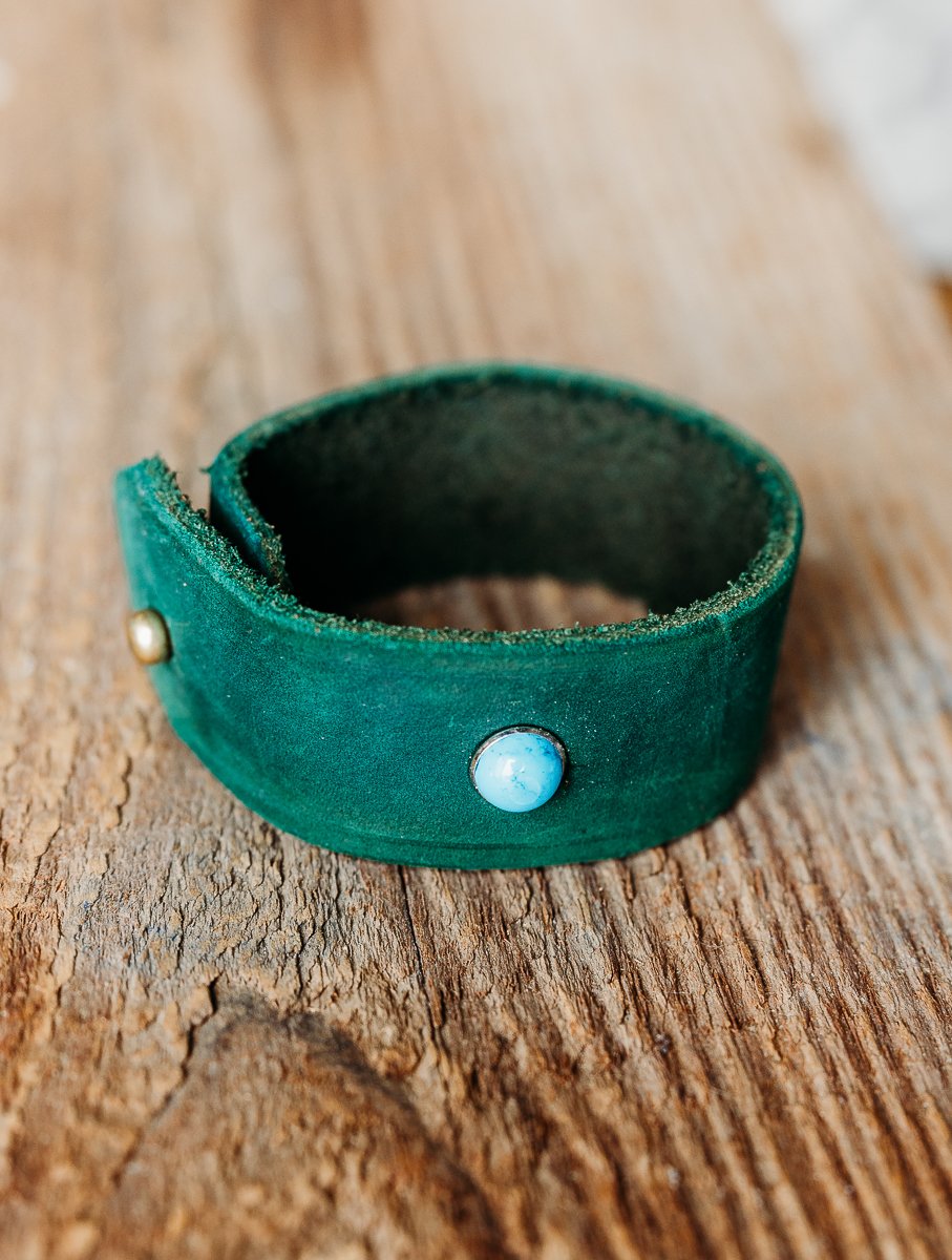 Forest Green Leather Band Bracelet with Turquoise Stone