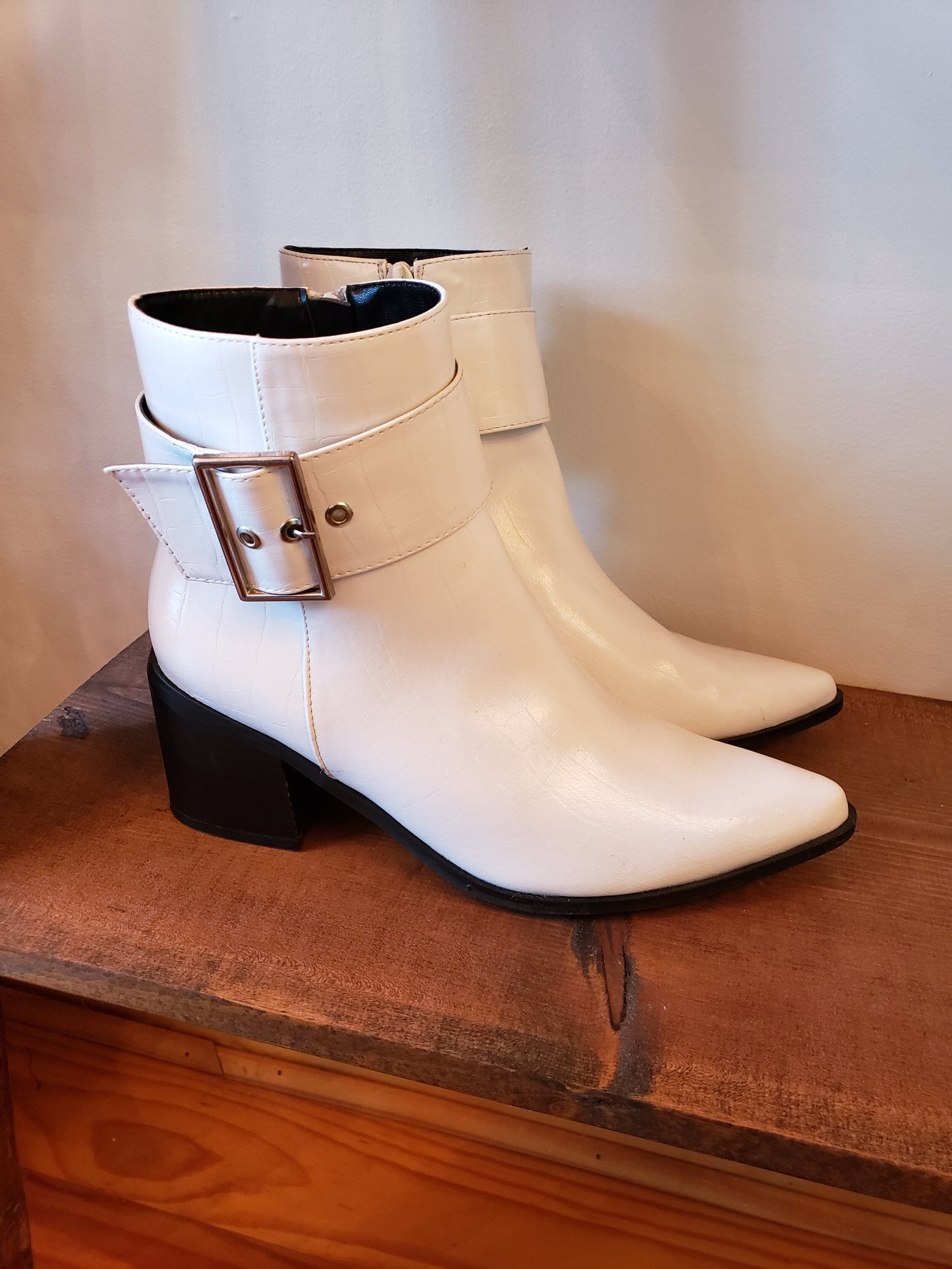 White Leather Deco Boot with Buckle (size 9)